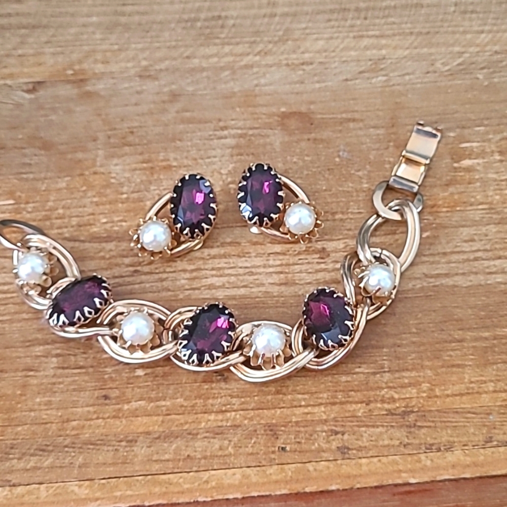 Stunning vintage bracelet & clip earrings faux pearls amethyst purple